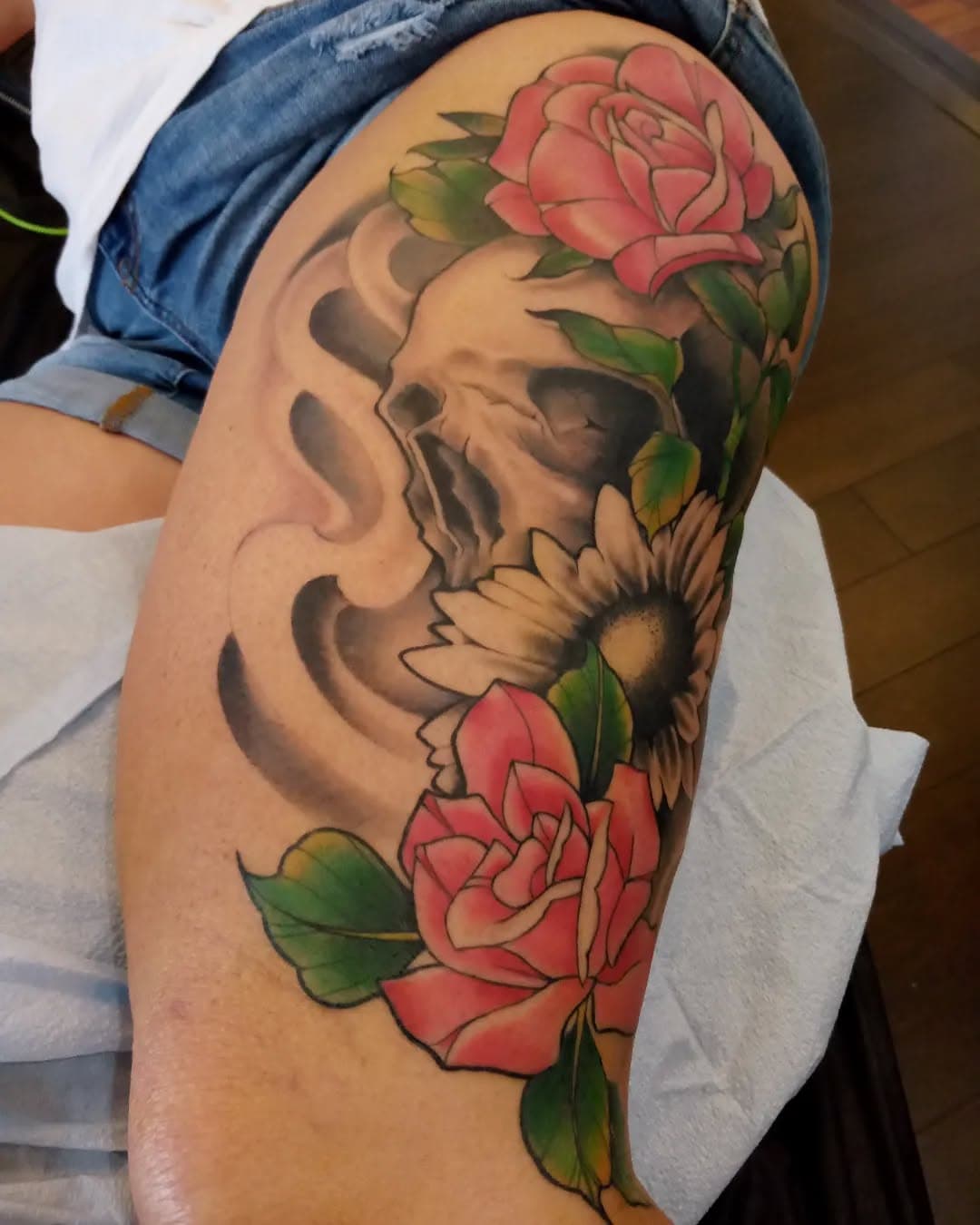 Skull, roses & sunflower